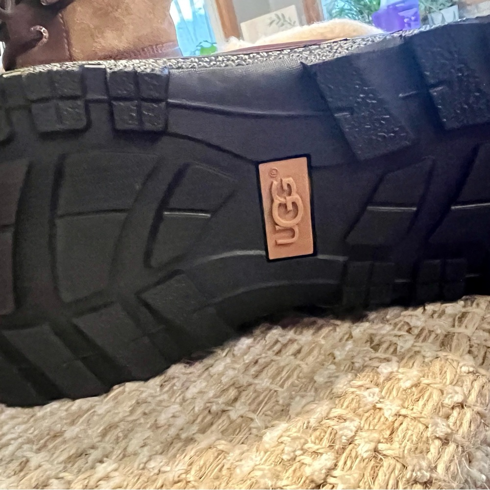 Ugg 🥾 boots - Picture 5 of 6